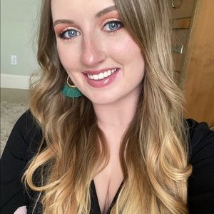 Meet your Posher, Casey